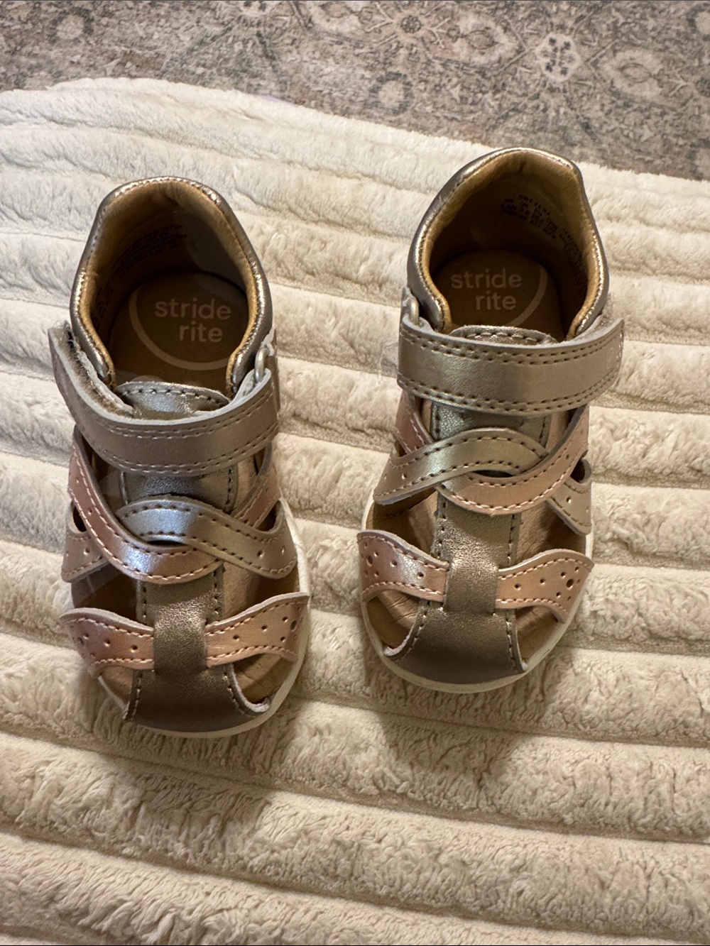 Stride Rite Metallic Gold and Pink Toddler Sandals sz 4.5